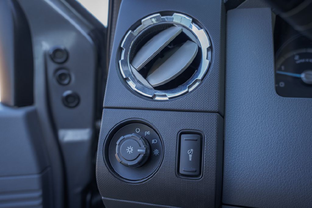2012 Ford F-250 Image 25