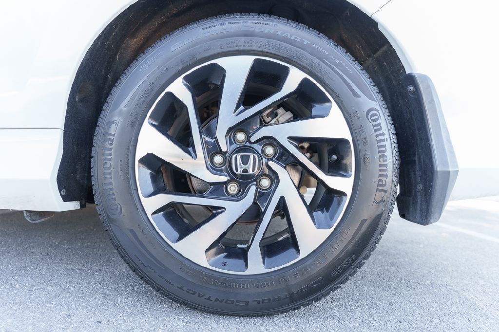 2016 Honda Civic Image 30