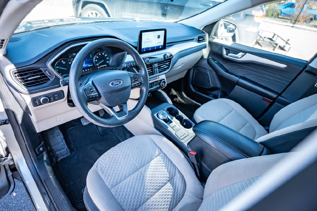 2021 Ford Escape Image 12