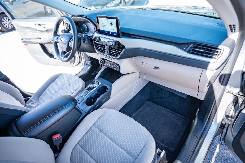 2021 Ford Escape Image 24