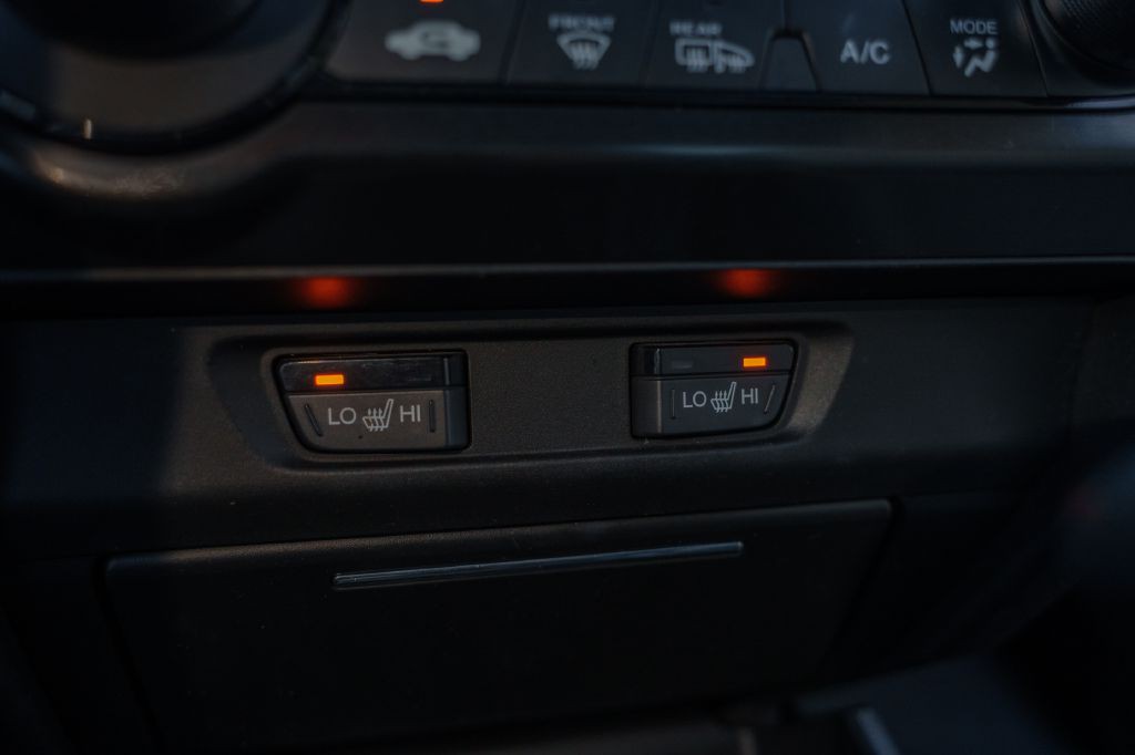 2015 Honda Civic Image 25