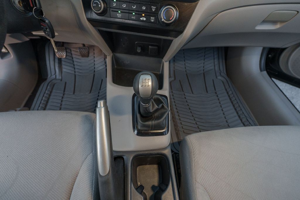 2012 Honda Civic Image 11