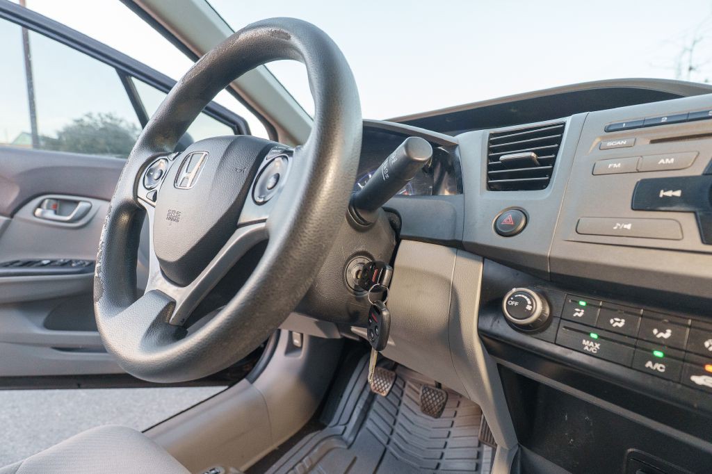 2012 Honda Civic Image 12