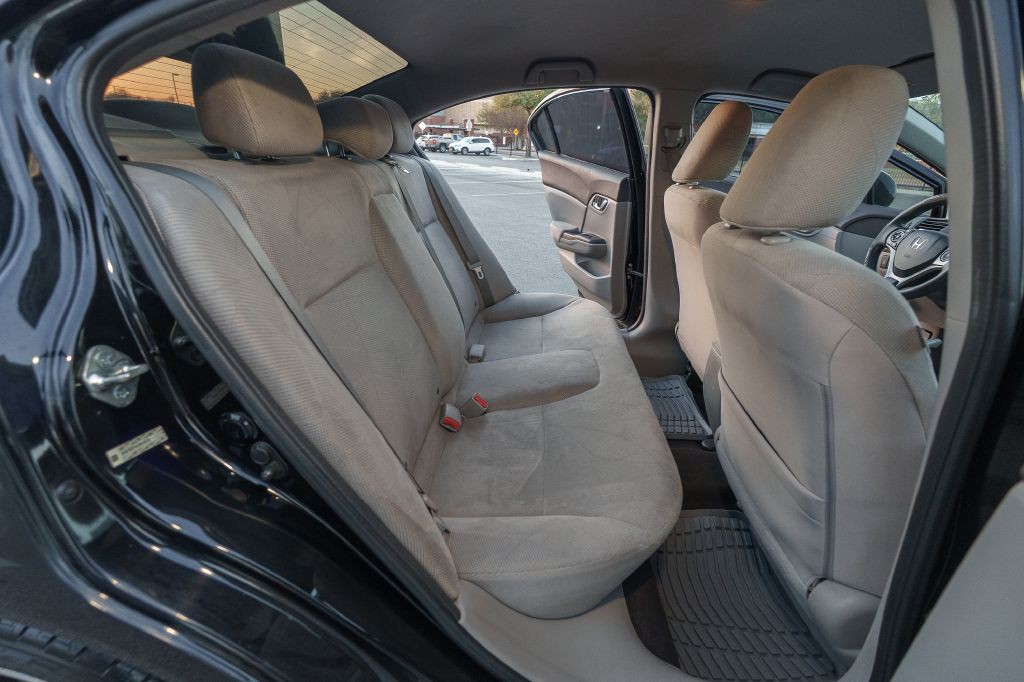 2012 Honda Civic Image 18
