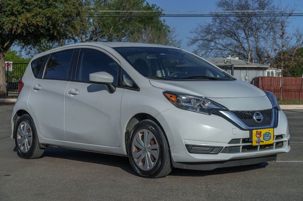 2017 Nissan Versa Image 3