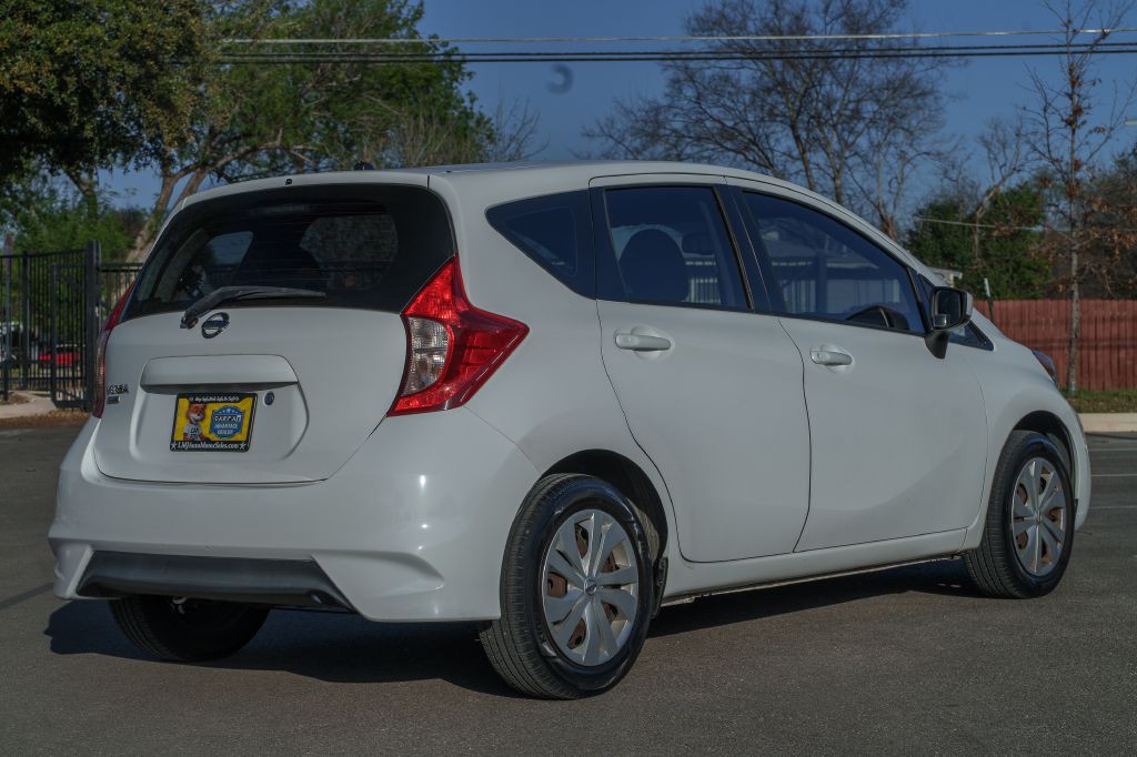 2017 Nissan Versa Image 6