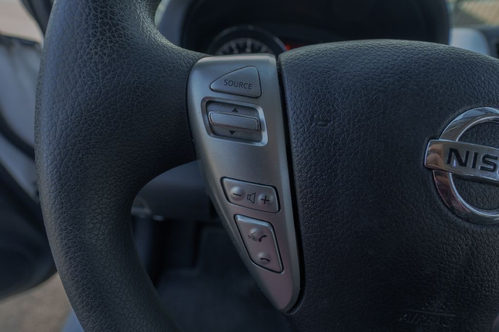 2017 Nissan Versa Image 12