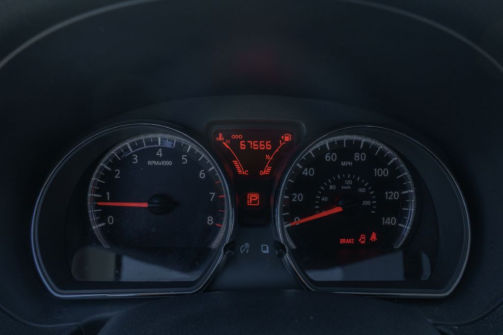 2017 Nissan Versa Image 14