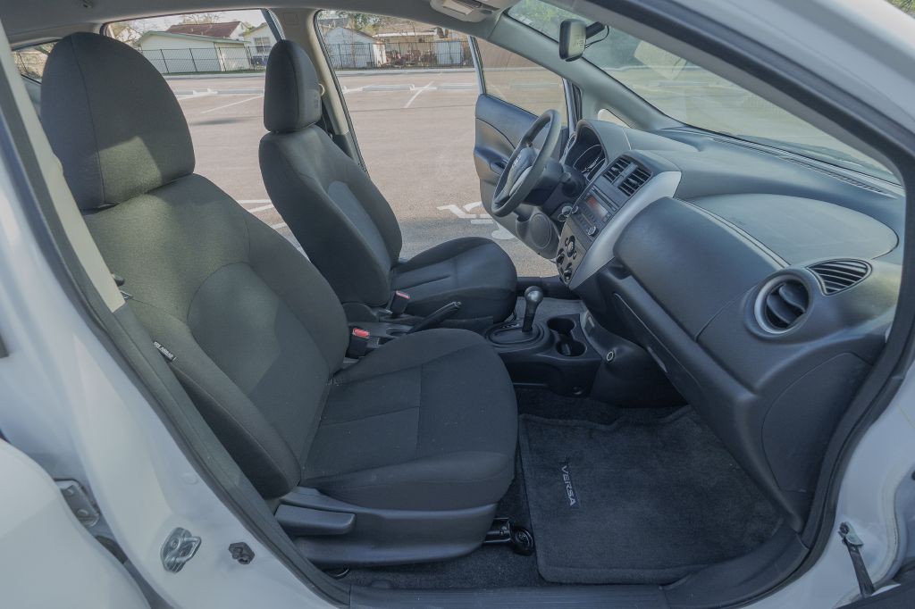 2017 Nissan Versa Image 17
