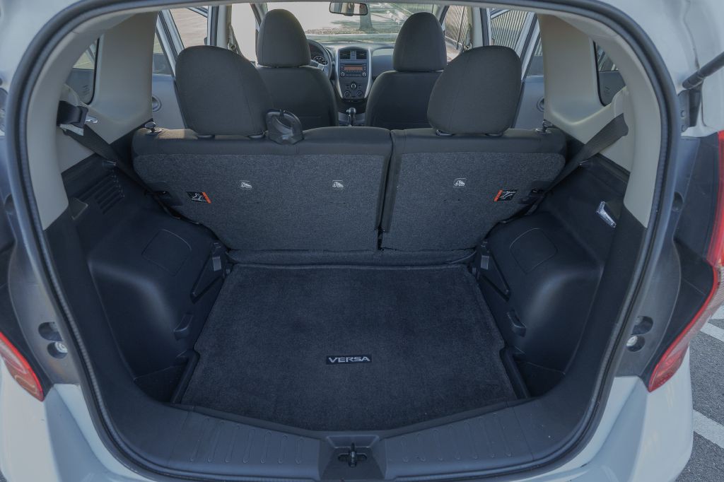 2017 Nissan Versa Image 20