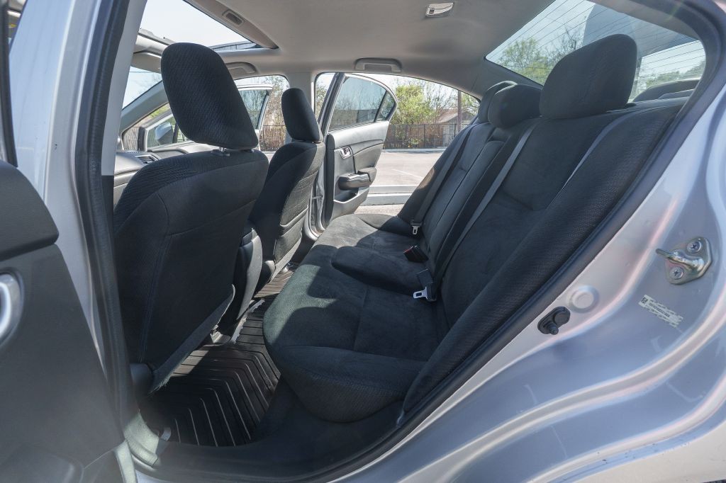 2013 Honda Civic Image 25