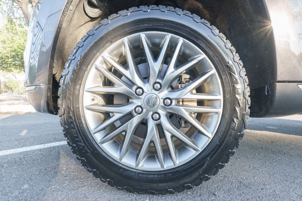 2017 Jeep Grand Cherokee Image 39