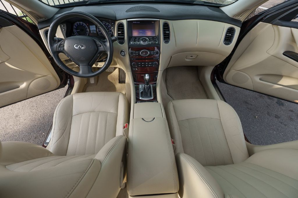 2016 INFINITI QX50 Image 9