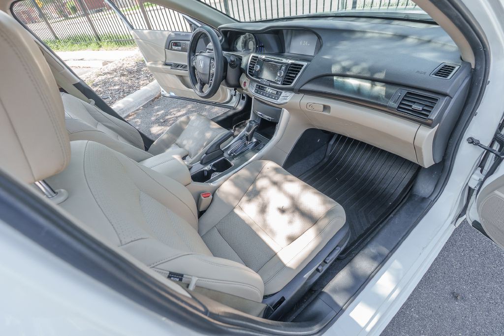 2015 Honda Accord Image 9