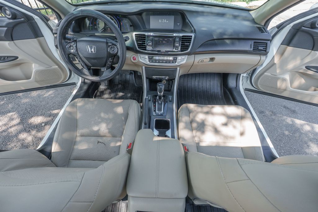 2015 Honda Accord Image 11