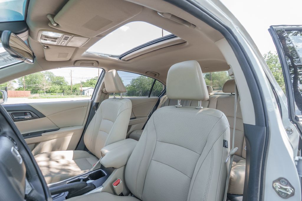 2015 Honda Accord Image 12