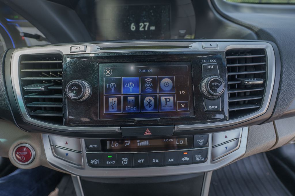 2015 Honda Accord Image 15