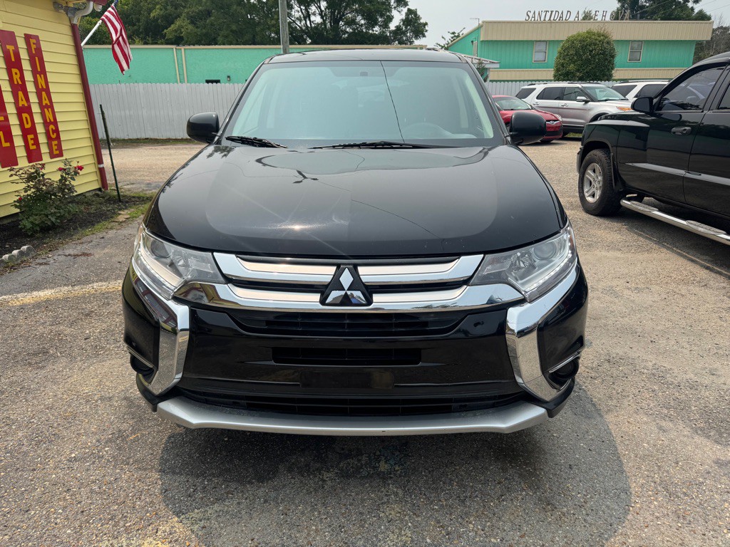 2018 Mitsubishi Outlander Image 3