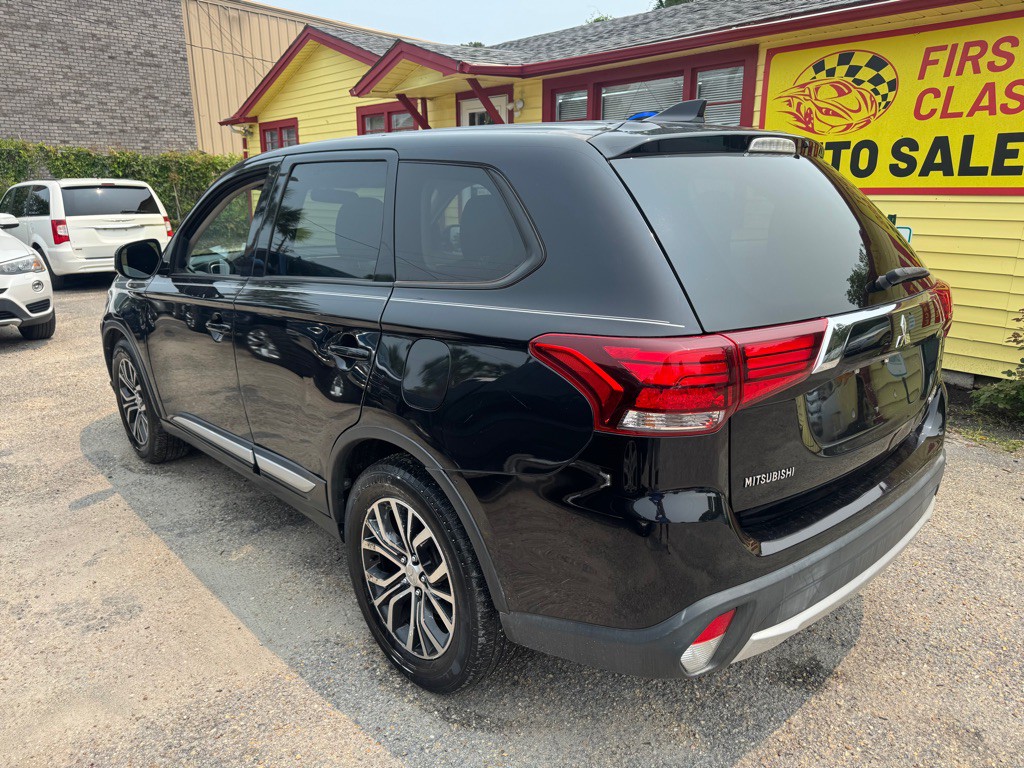 2018 Mitsubishi Outlander Image 7