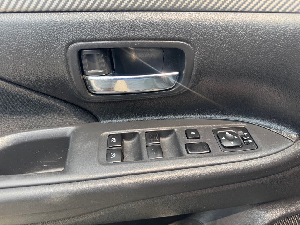 2018 Mitsubishi Outlander Image 10