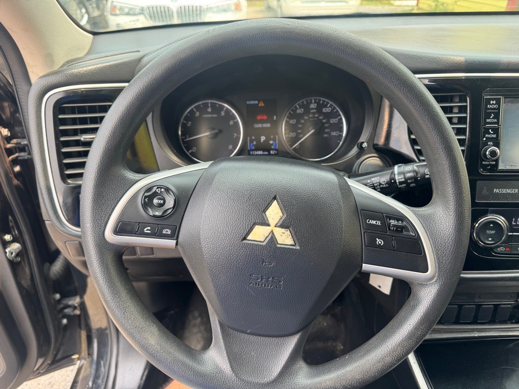 2018 Mitsubishi Outlander Image 11