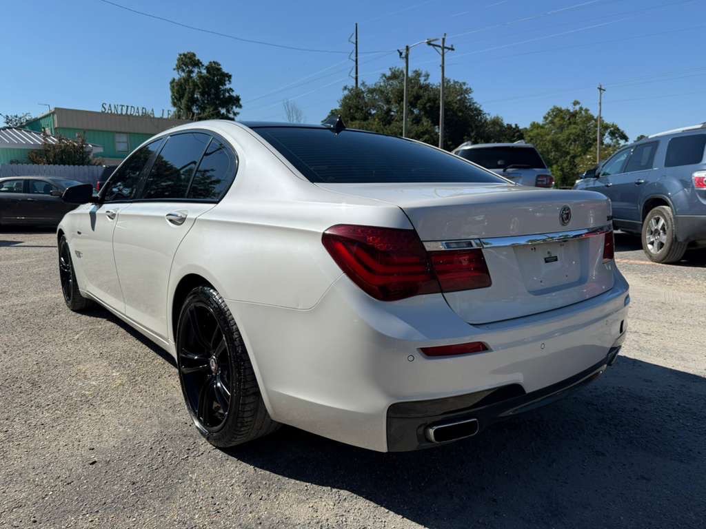 2014 BMW 7 Series Image 3