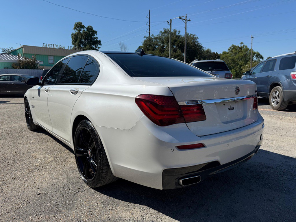 2014 BMW 7 Series Image 11
