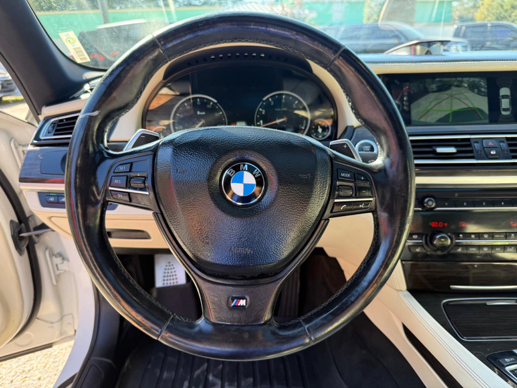 2014 BMW 7 Series Image 17
