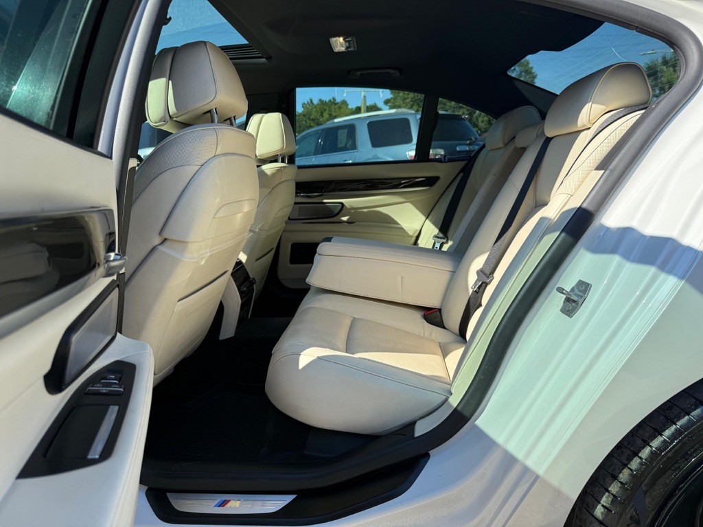 2014 BMW 7 Series Image 20
