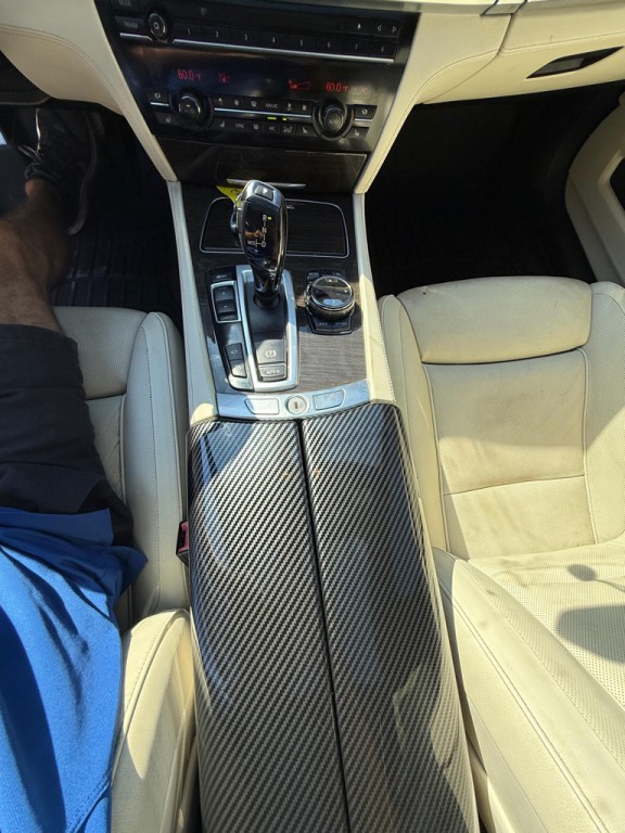 2014 BMW 7 Series Image 24