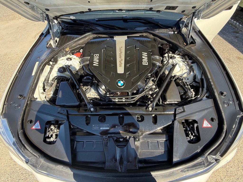 2014 BMW 7 Series Image 29