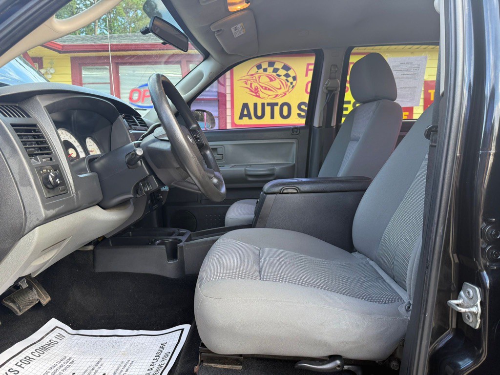 2011 Dodge Dakota Image 10
