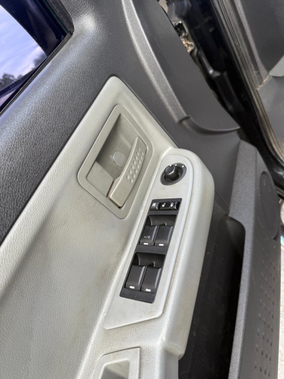 2011 Dodge Dakota Image 18