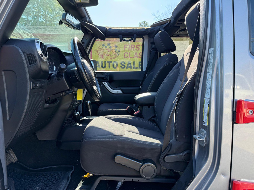 2013 Jeep Wrangler Unlimited Image 14