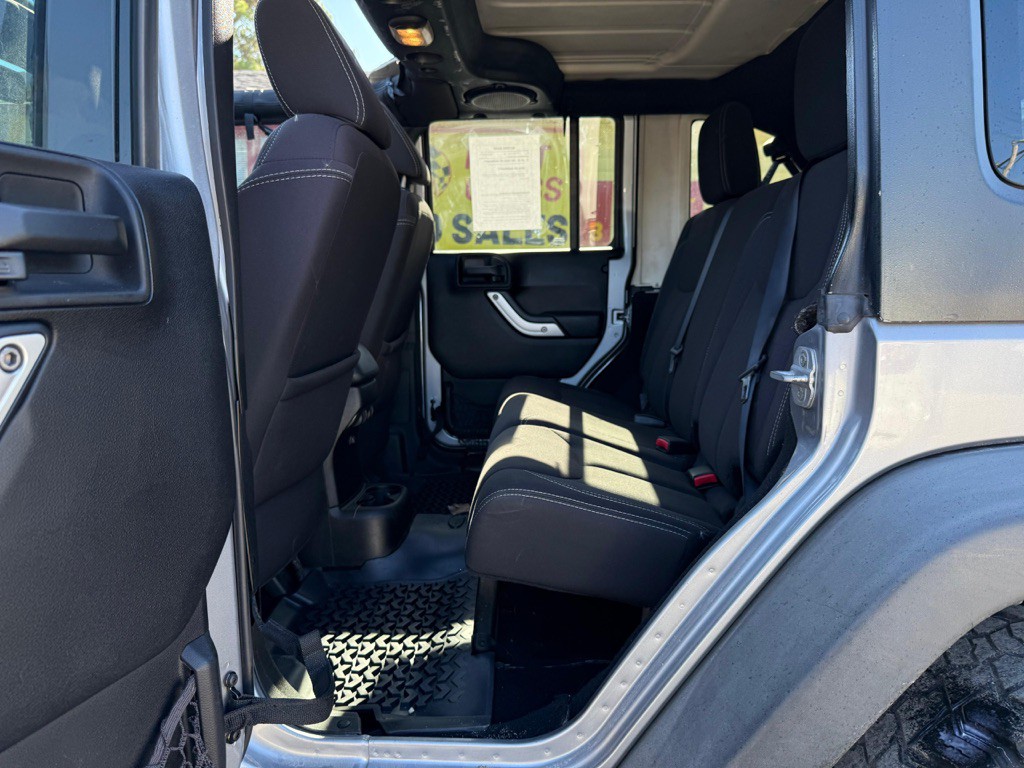 2013 Jeep Wrangler Unlimited Image 17