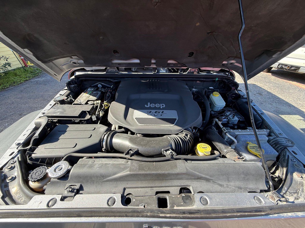 2013 Jeep Wrangler Unlimited Image 21