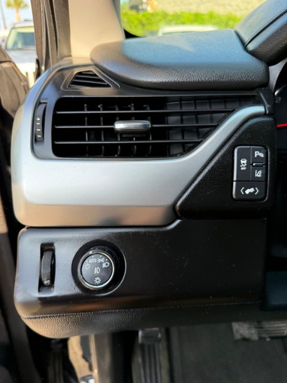 2015 Chevrolet Tahoe Image 15