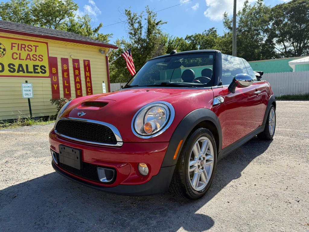 2012 MINI Cooper Image 1