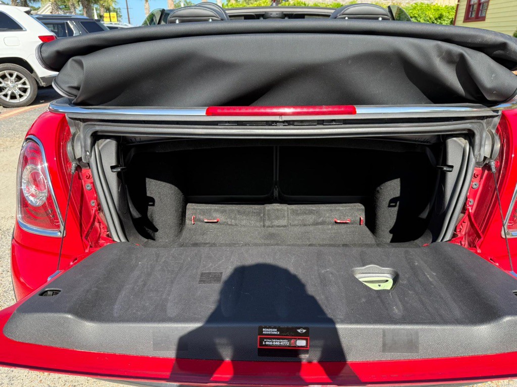 2012 MINI Cooper Image 11