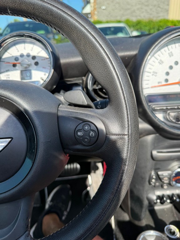2012 MINI Cooper Image 14