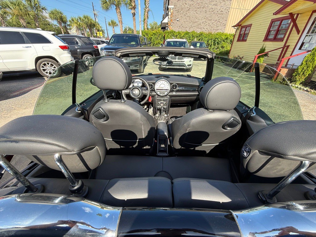 2012 MINI Cooper Image 18