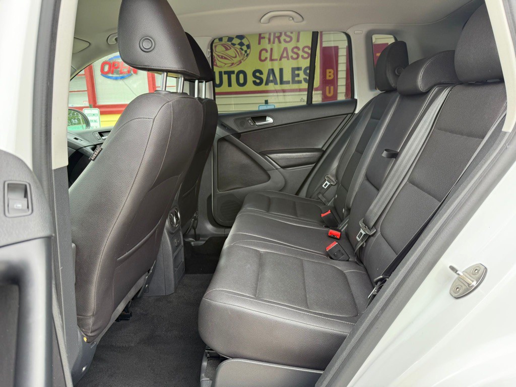 2017 Volkswagen Tiguan Image 20