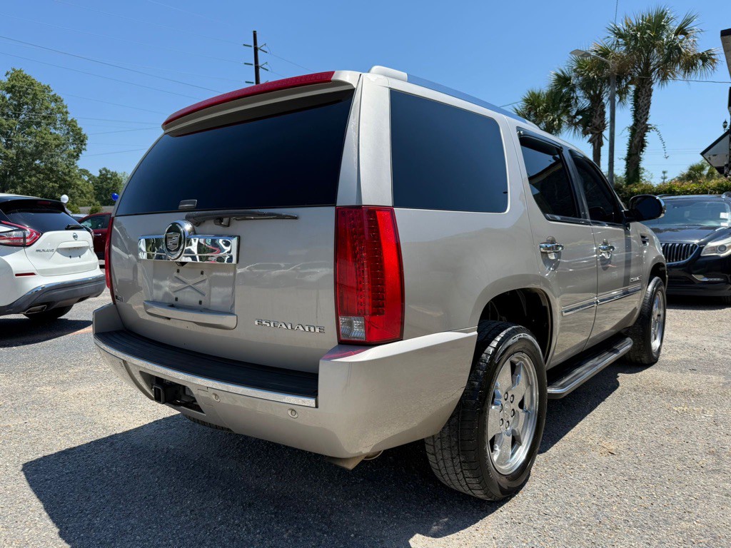2009 Cadillac Escalade Image 4