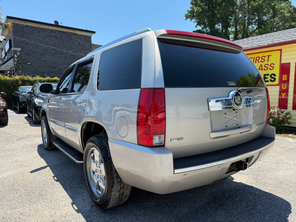 2009 Cadillac Escalade Image 5