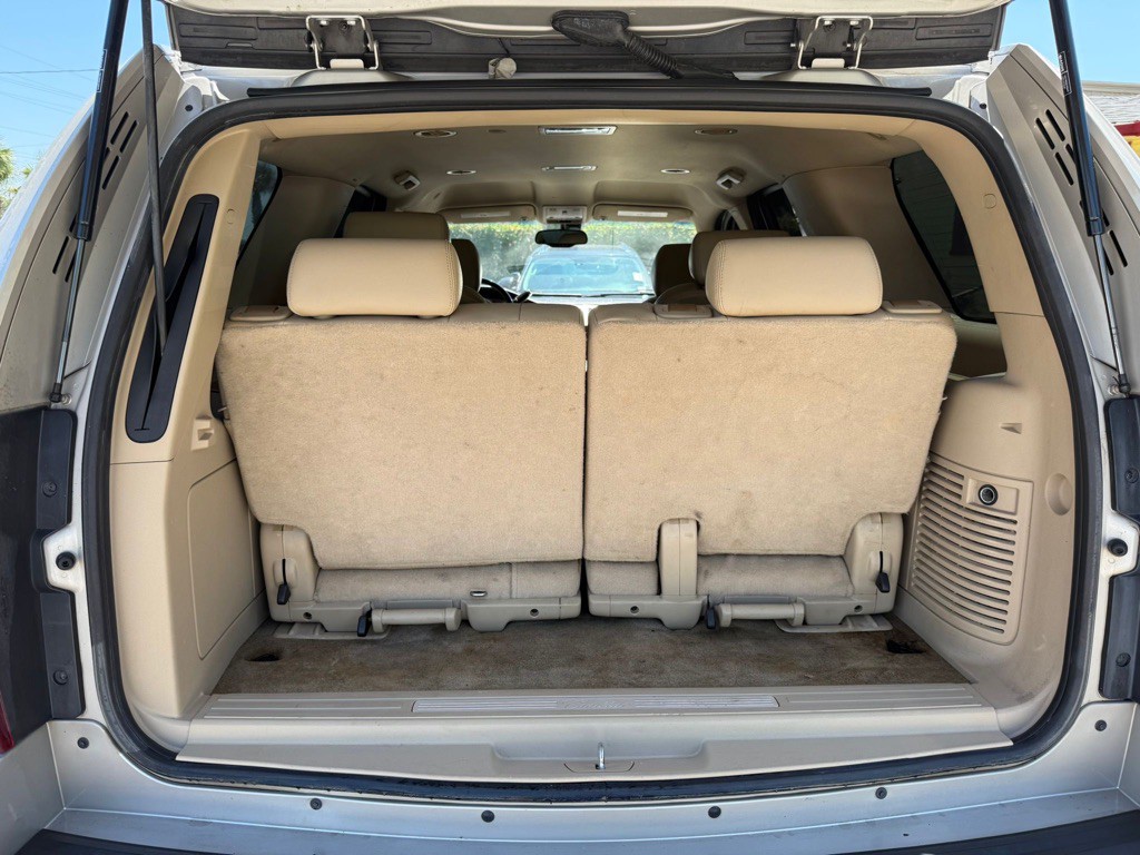 2009 Cadillac Escalade Image 9