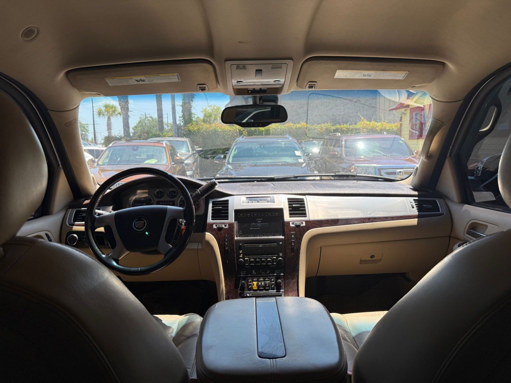2009 Cadillac Escalade Image 14