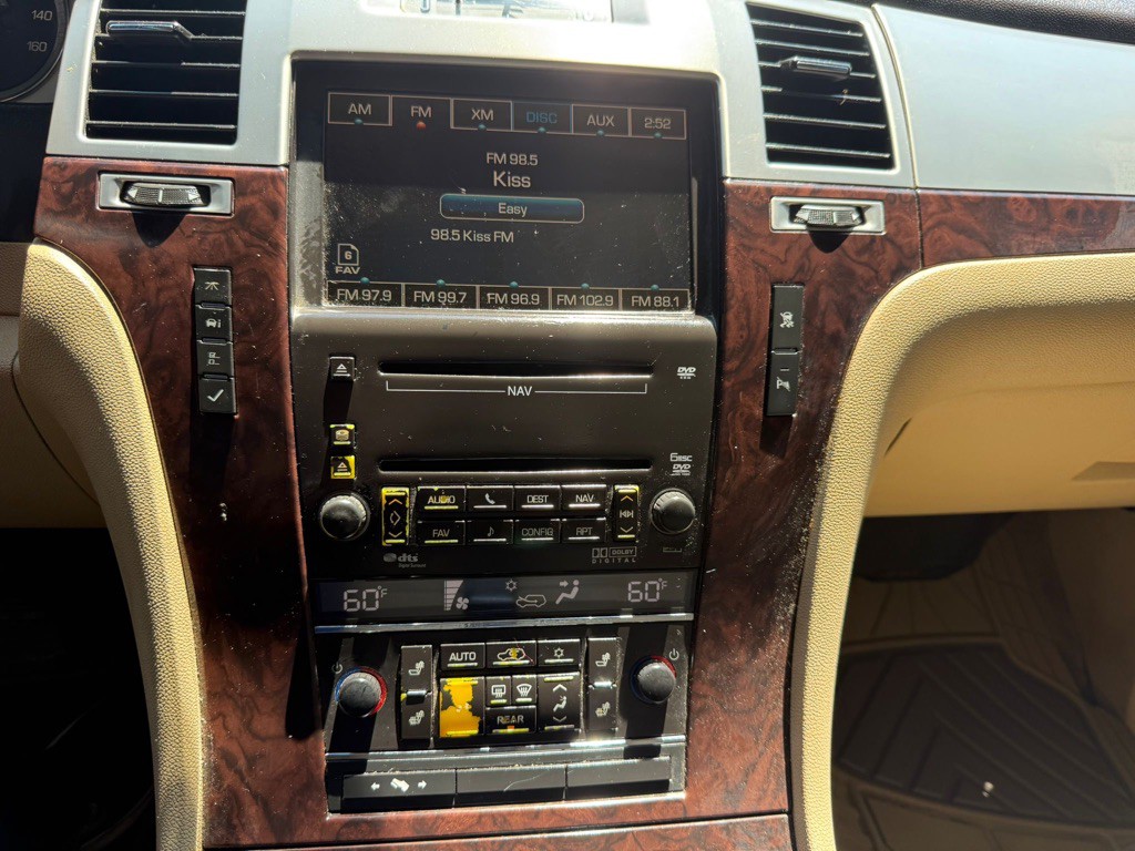 2009 Cadillac Escalade Image 15