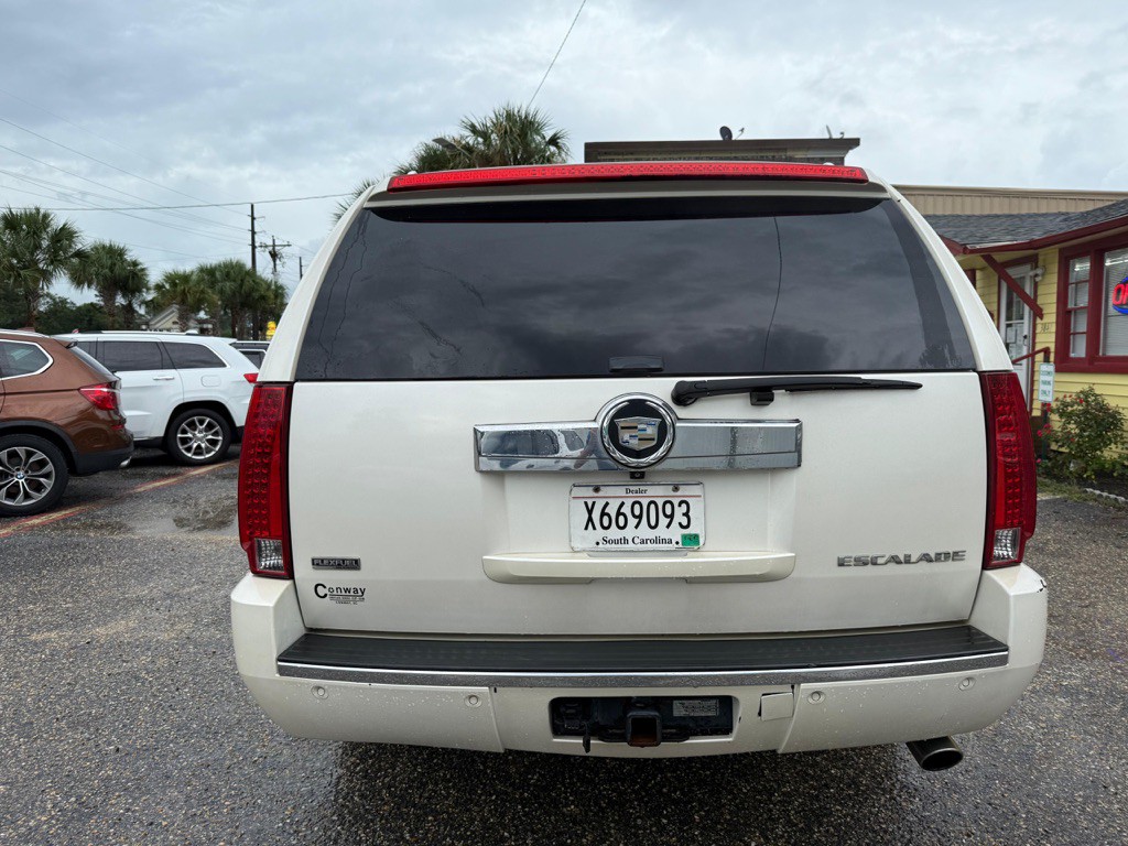 2010 Cadillac Escalade Image 6