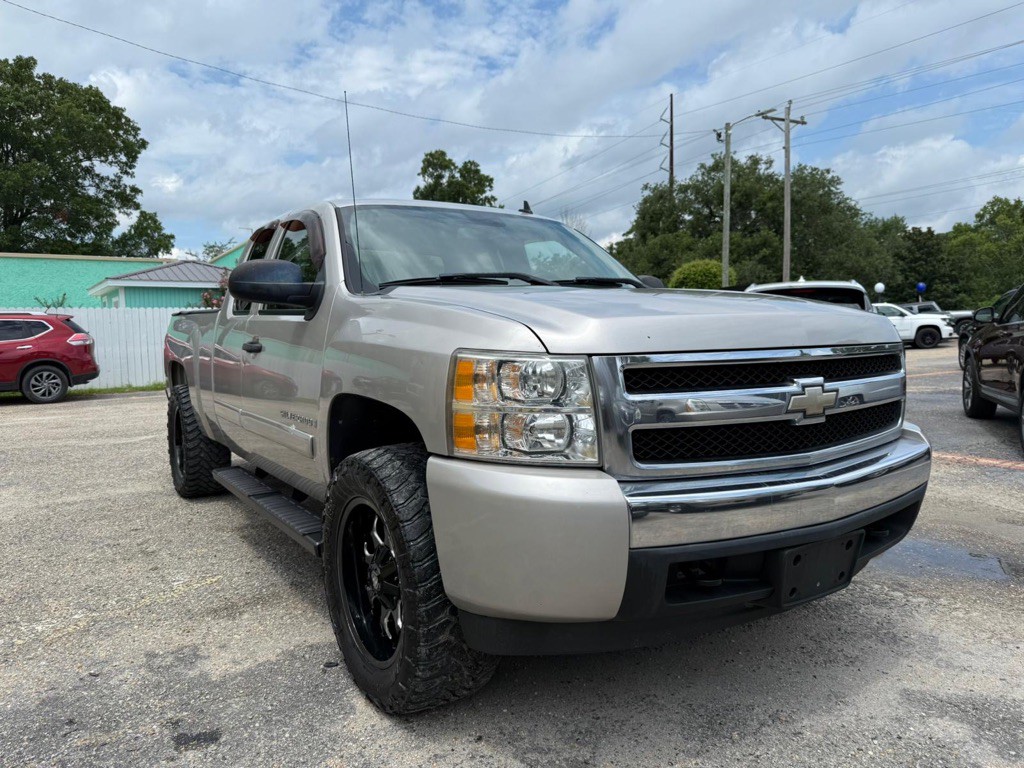 2008 Chevrolet Silverado 1500 Image 2