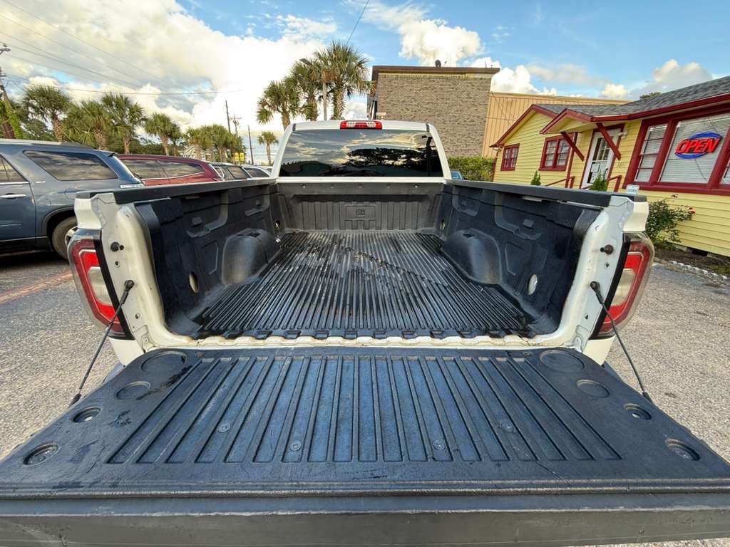 2017 GMC Sierra Image 11
